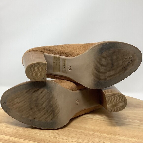 Wild Diva Brown Faux Suede Block Heel Ankle Boots Women's 7.5 - Picture 11 of 11